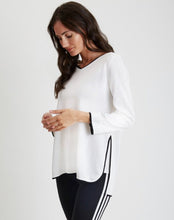 Load image into Gallery viewer, Pima Cotton V-Neck Contrast Trim #204344
